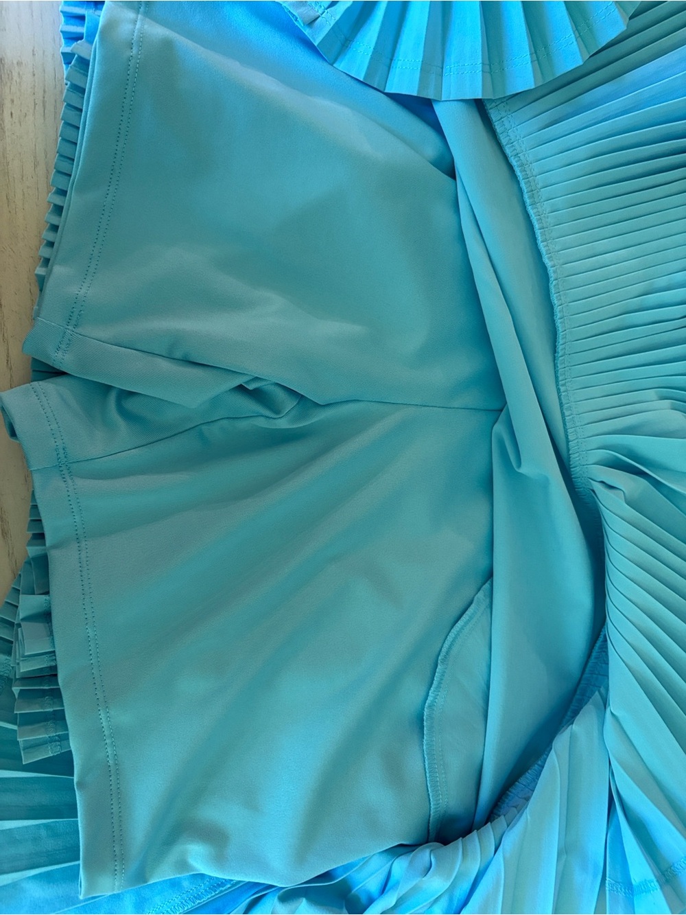 NWOT Chico’s Aqua Blue Pleated Skirt Skort UPF Zenergy Sz 1 M - Picture 3 of 4